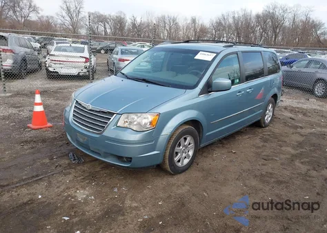 2010 Chrysler Town & Country Touring from USA, damaged, VIN 2A4RR5D1XAR441858